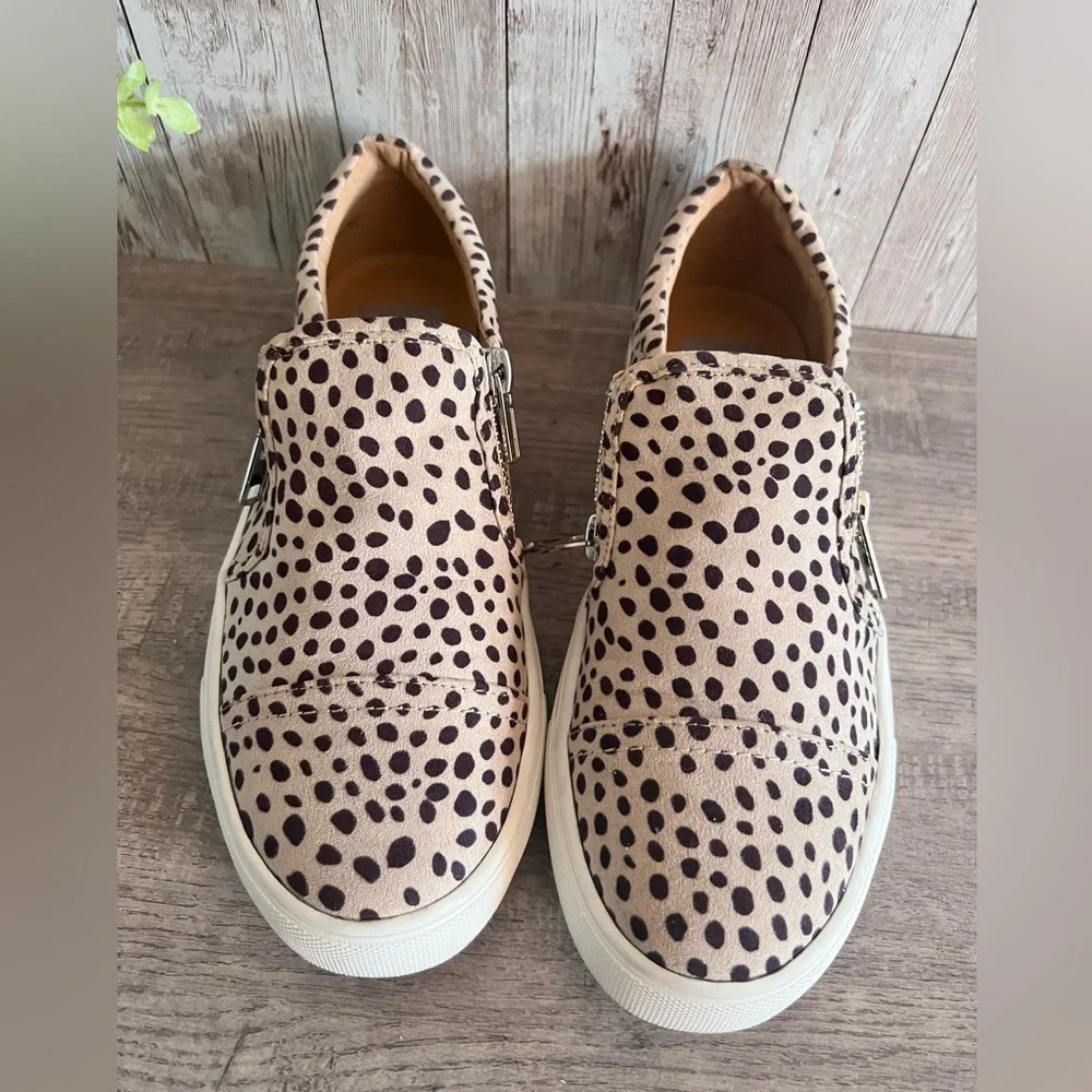 Dolce Vita Audree Animal Print Slip On Sneaker Size 6.5